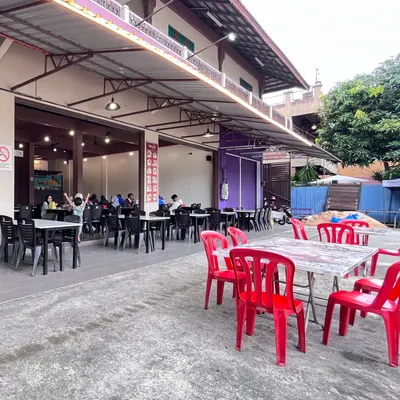 Restoran Bulan Atap Merah restaurant