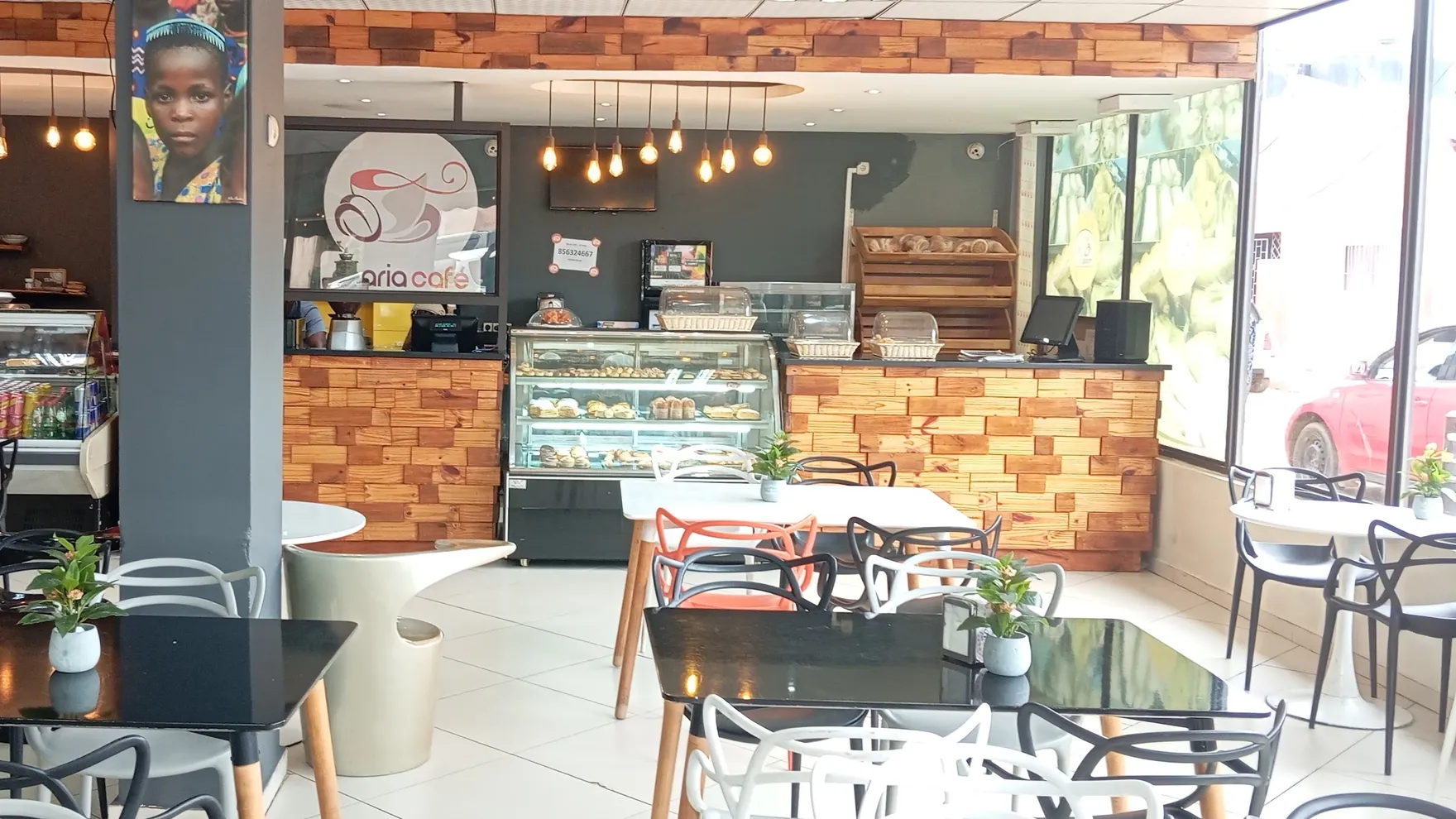 Maria Café restaurant in Tete