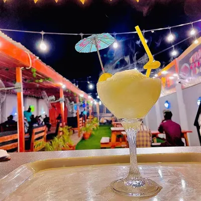 Royale Cafe restaurant