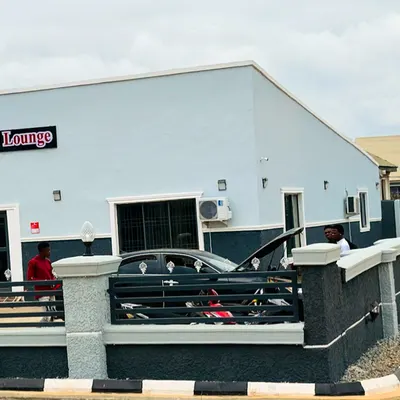 KING'S PLATE AND LOUNGE restaurant
