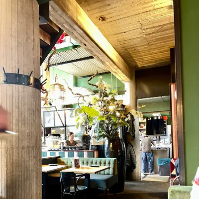 Madame Saigon restaurant