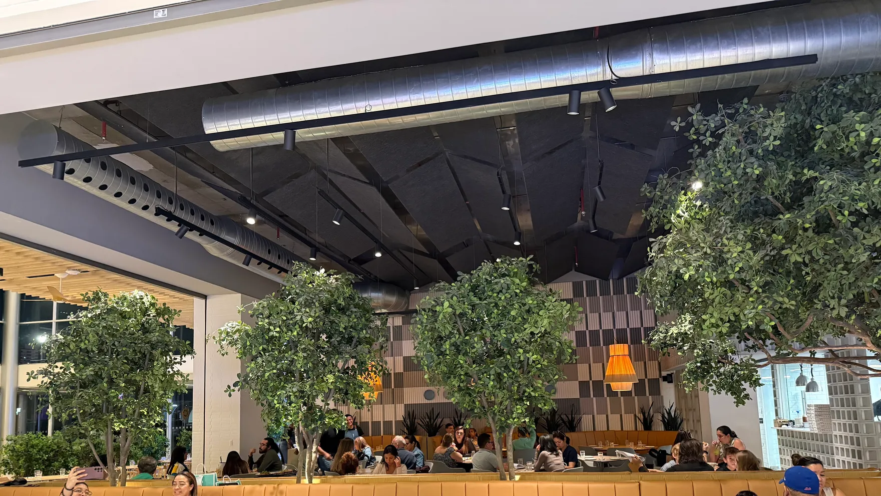 Lucca Multiplaza Mall restaurant in Panamá