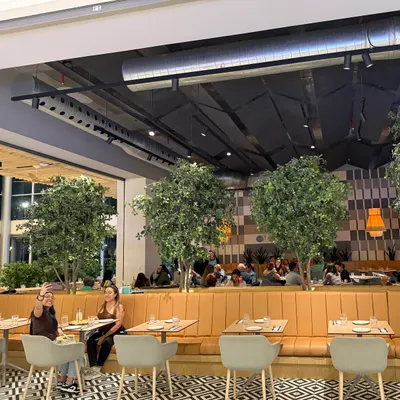 Lucca Multiplaza Mall restaurant
