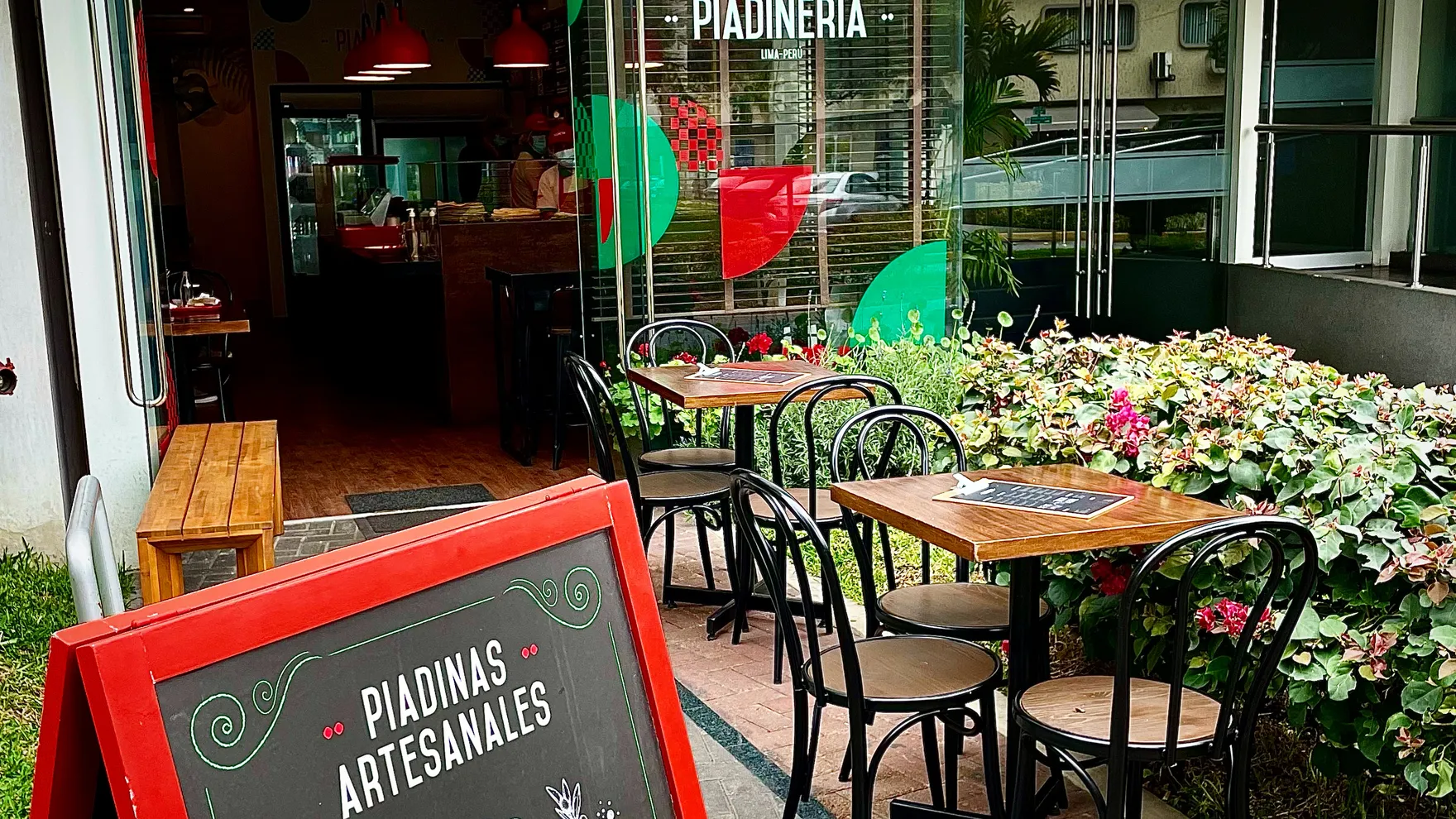 La Piadineria restaurant in Av. Santo Toribio 163