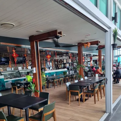 Alibi Bar & Grill restaurant
