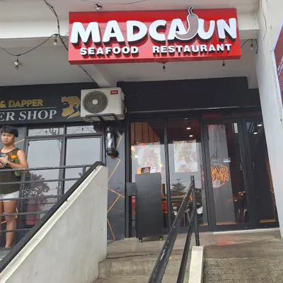 Mad Cajun Seafood Boil restaurant