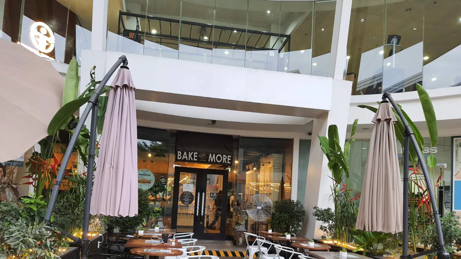 Bake & More restaurant in Cebu City