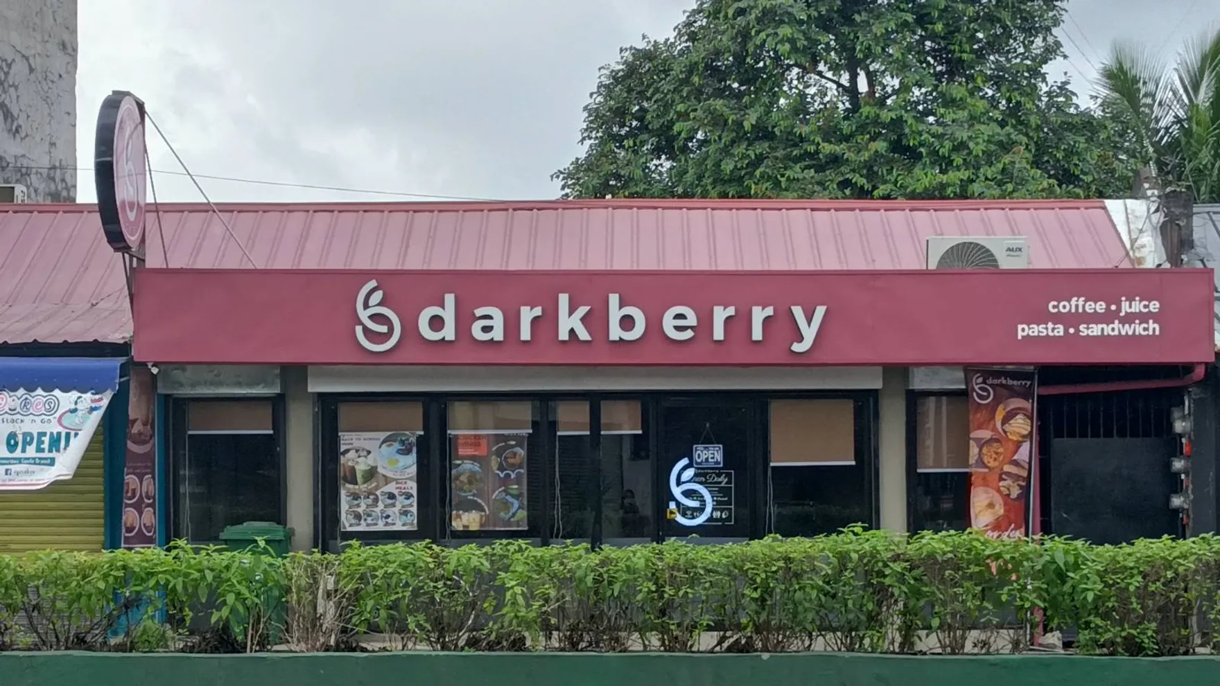 Darkberry Cafe restaurant in Dasmariñas