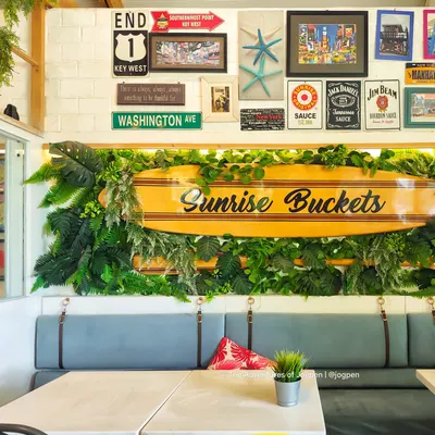 Sunrise Buckets restaurant