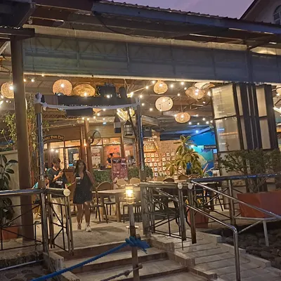 Alvarez Park Cafe restaurant