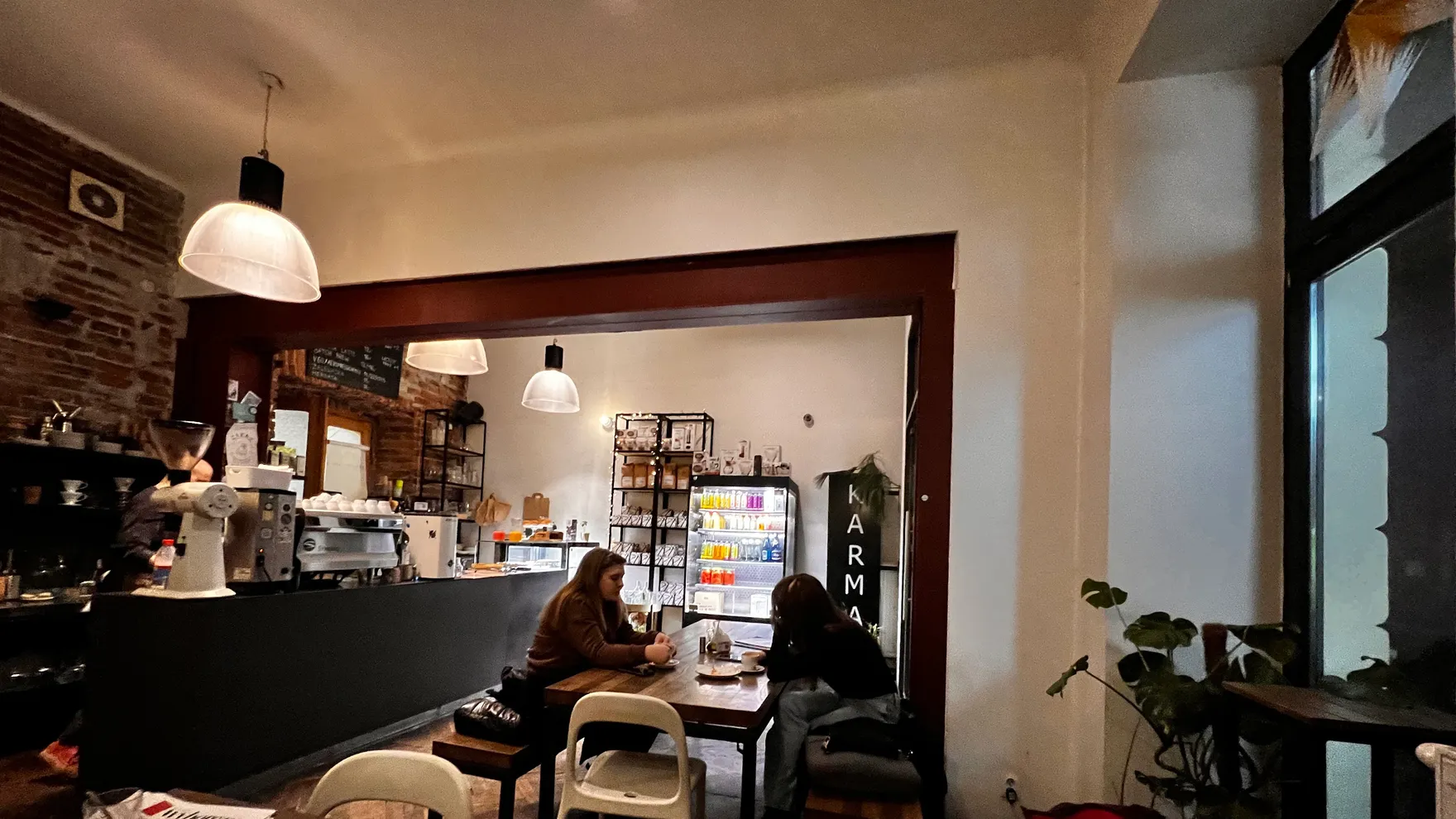 Karma Cafe | Vegetarian cafe and deli restaurant in Krupnicza 12