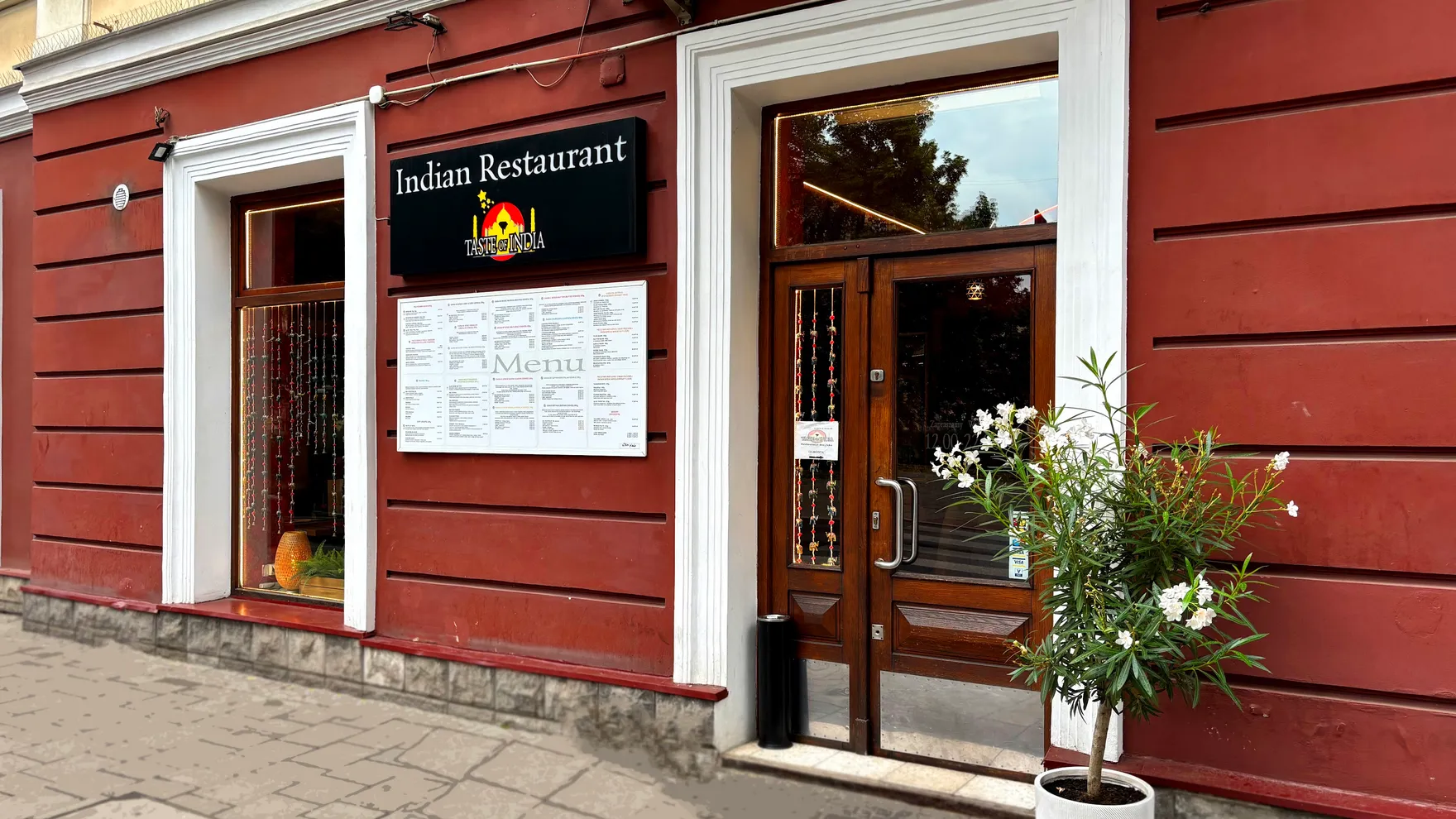 Taste of India restaurant in Józefa Dietla 46