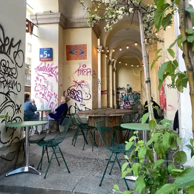 Veganda restaurant