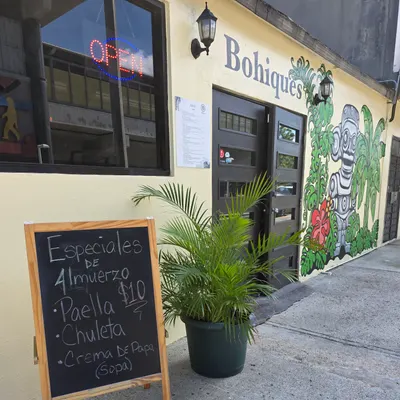 Bohiques Rest & Bar restaurant