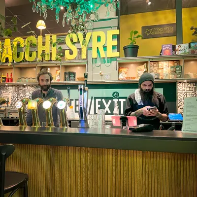 Enter/Exit restaurant