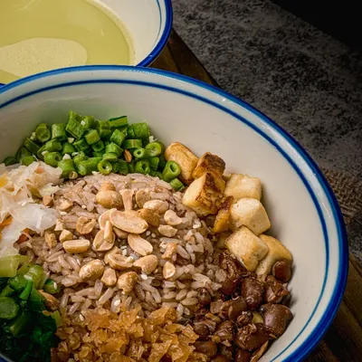 Living Wholesome Vegetarian (Thunder Tea Rice) restaurant