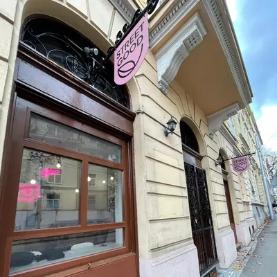 Street Good - Healthy bistro in Bratislava restaurant