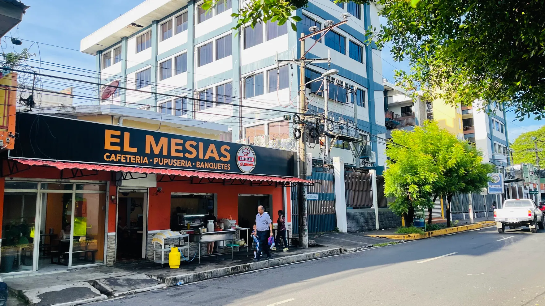 Cafetería El Mesías restaurant in San Miguel