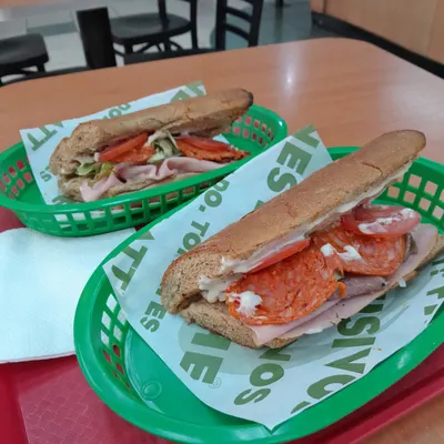 Quiznos restaurant