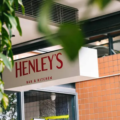 Henley's Bar & Kitchen restaurant