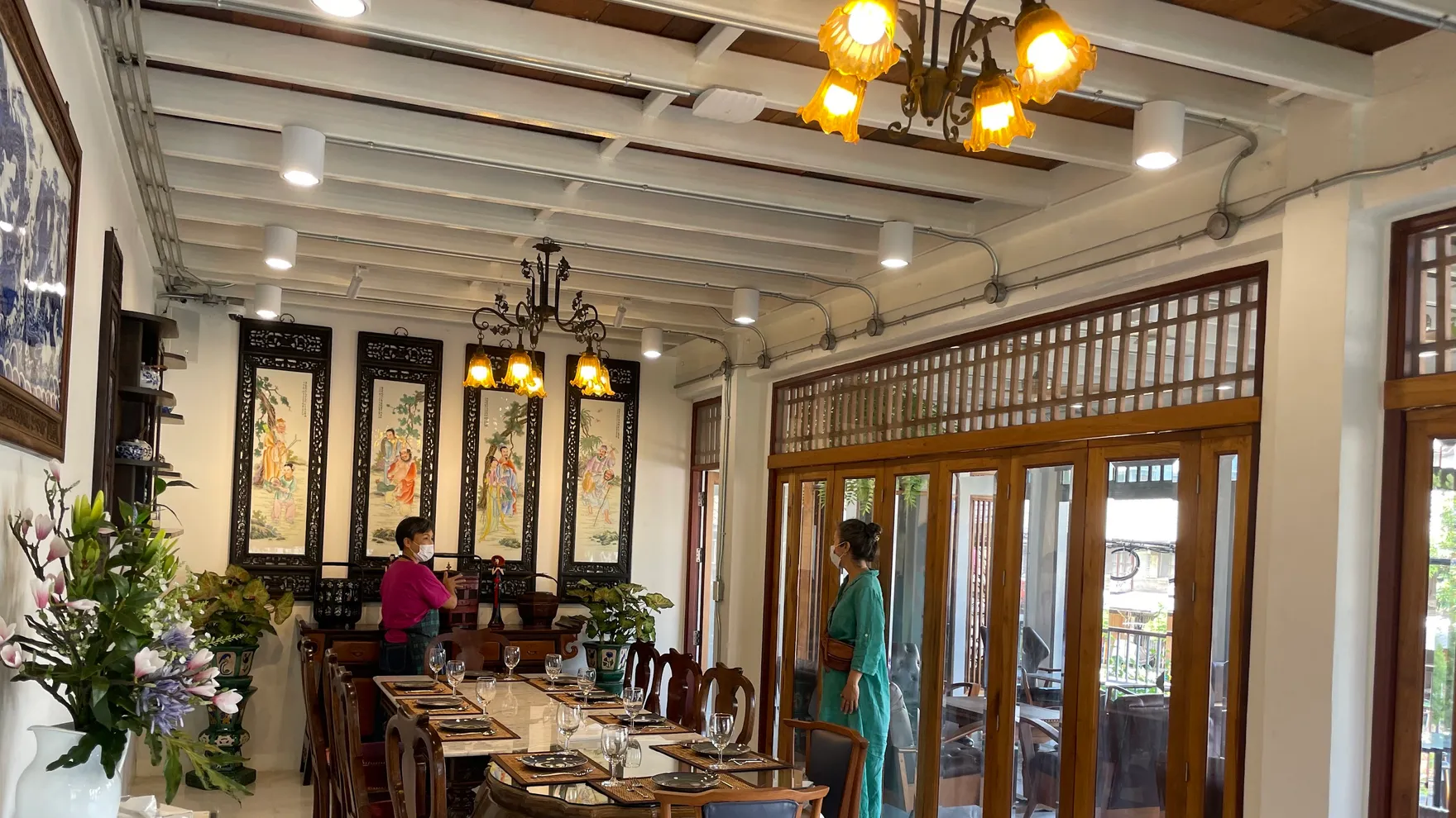 Duklong Cafe and Eat restaurant in Khet Phra Nakhon