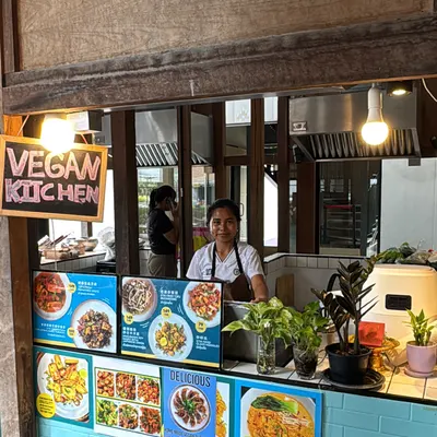 VEGAN MAMA restaurant