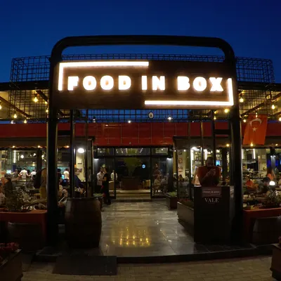 Food in Box restaurant