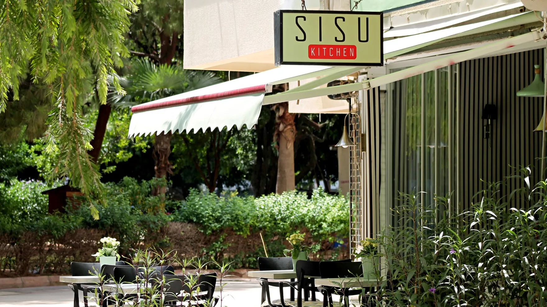 Sisu Vegan Kitchen restaurant in 3808. Sk. 13 C
