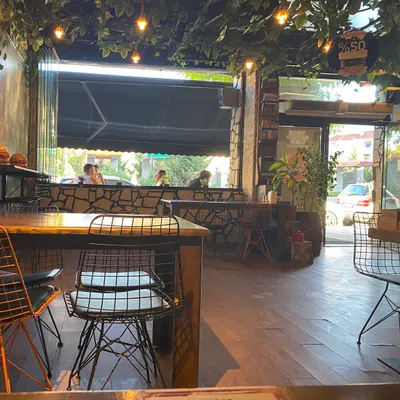 Etevim Cafe & Burger restaurant, photo: Etevim Cafe & Burger (業主)