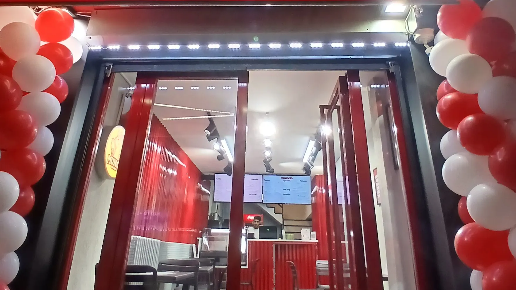 Munch Fast Food restaurant in Yılmaz Büyükerşen Blv No:82 D:F