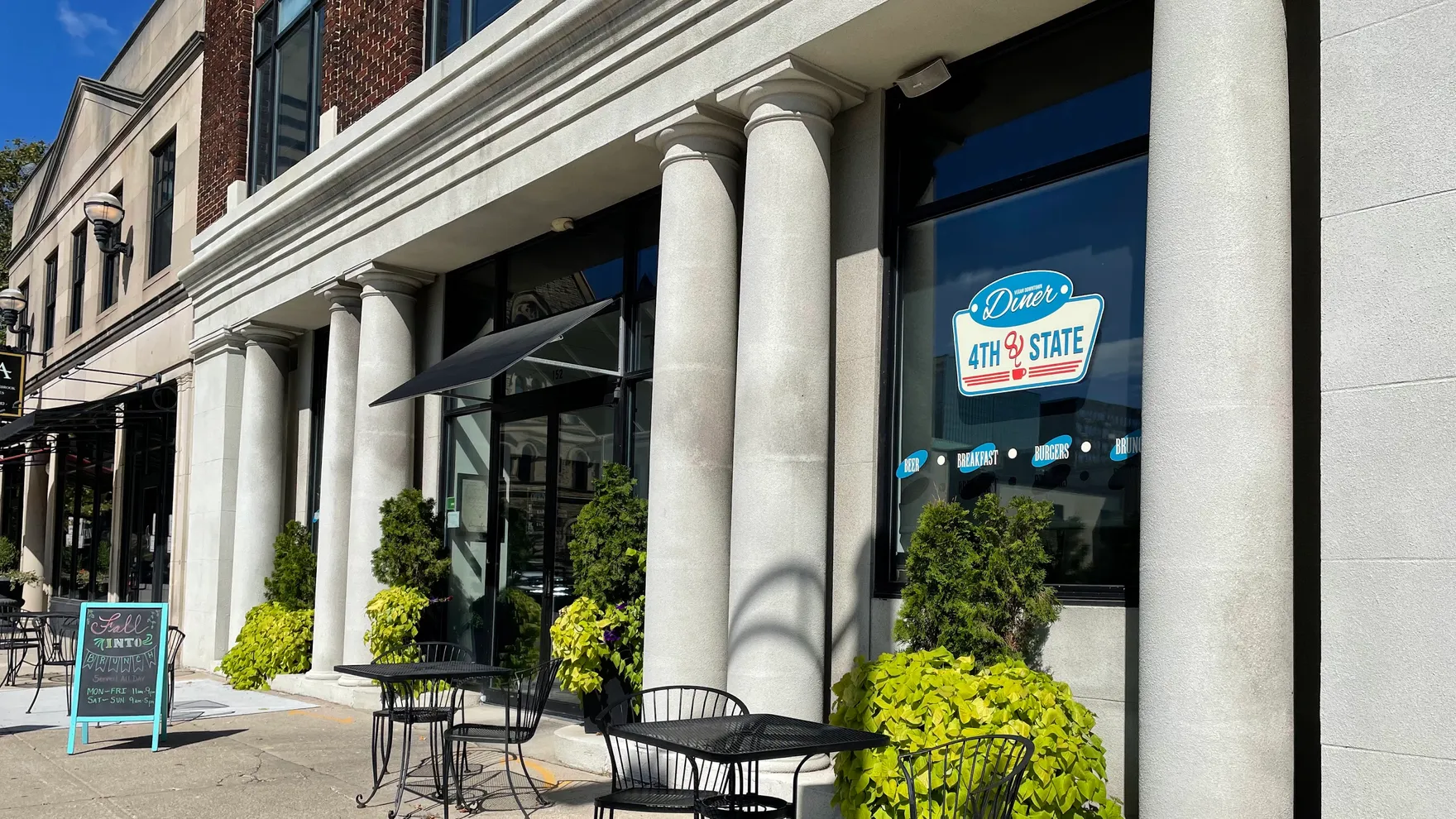 4th & State restaurant in Columbus