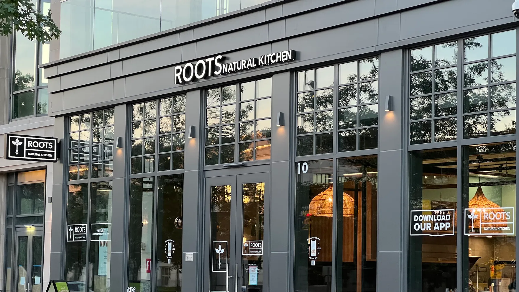 Roots Natural Kitchen restaurant in Columbus