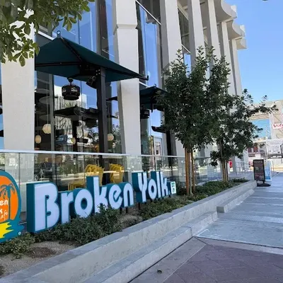 Broken Yolk Cafe restaurant