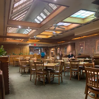 Magnolia's Veranda at Four Queens restaurant