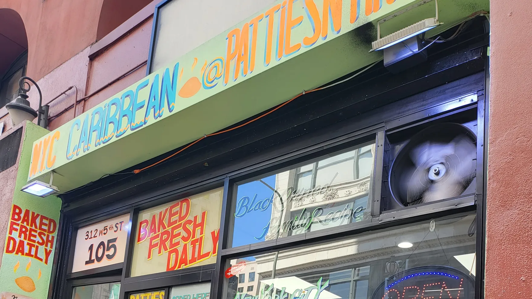 Patties N Tingz restaurant in Los Angeles