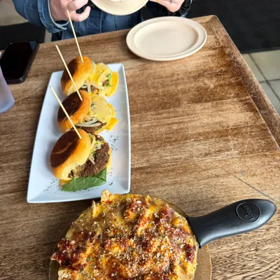 Aisha's Plant-Based Eatery restaurant