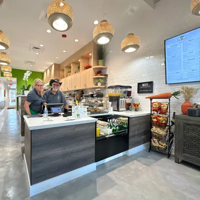 Fuzzbee's restaurant