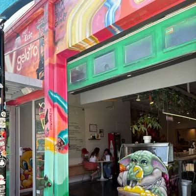 V Gelato & Cafe restaurant