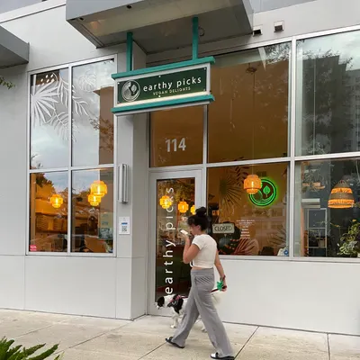 Earthy Picks Vegan Cafe restaurant