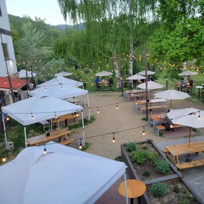 Yodelin Broth Company and Beer Garden restaurant