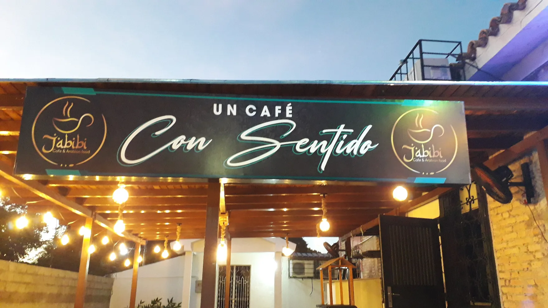 Jabibi Cafe & Arabian Food restaurant in Bolívar