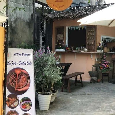 Ellie's Cafe Hoi An - Healthy Breakfast- Brunch- Lunch restaurant