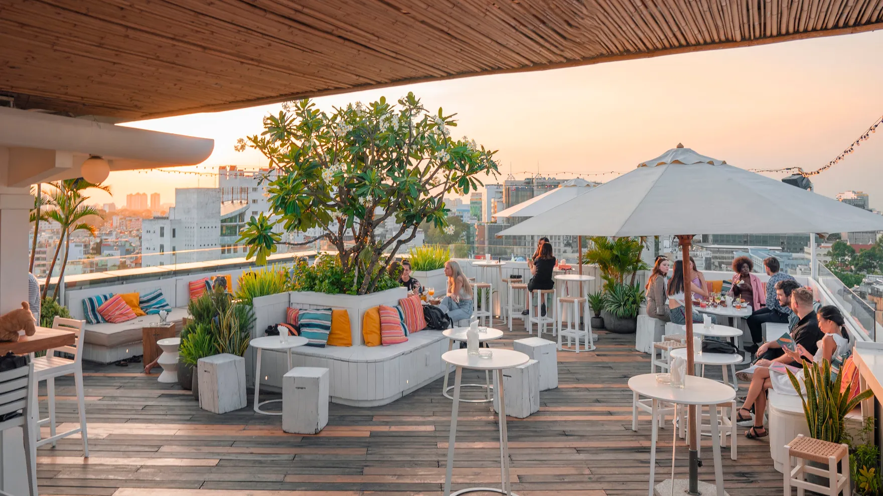 Banana Mama Rooftop Bar & Kitchen Saigon restaurant in Bến Thành