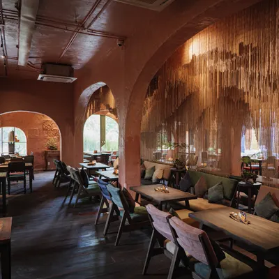 Hum Lounge - Healthy Veggies Delights restaurant