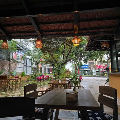 Under the Tree - Bakery Cafe * Healthy Breakfast | Brunch| Vegetarian restaurant